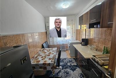 Apartament cu 3 camere semidecomandat, mobilat în Micro II