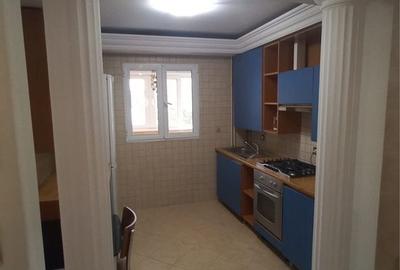 Apartament cu 3 camere semidecomandat în Olteniței