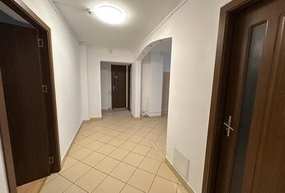 Apartament cu 3 camere decomandat în P-ța Alba Iulia - 2