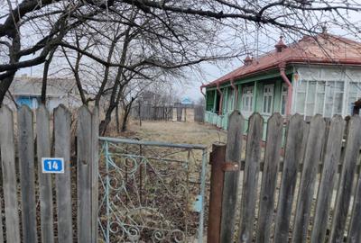 Teren de 1800 mp, în Unțeni