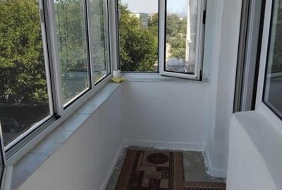 Apartament cu 2 camere decomandat în Aleea Sporturilor