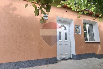 Casă cu 2 camere cu Teren 76 Mp în Central