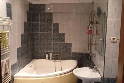 Apartament cu 2 camere decomandat în Traian - 1