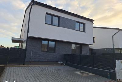 Casă cu 2 camere cu Teren 207 Mp în Sânpetru - 4