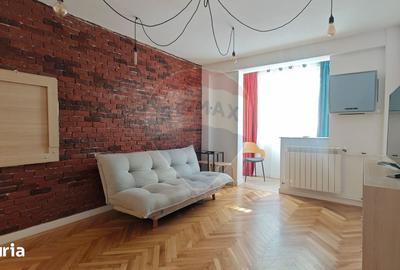 Apartament cu 2 camere semidecomandat în Tei