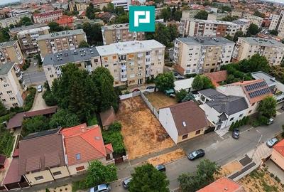 Teren de 355 mp, în Intim