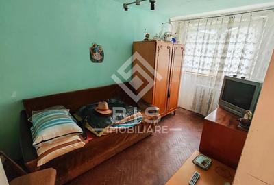 Apartament cu 3 camere semidecomandat în Decebal - 1
