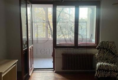 Apartament cu 2 camere, mobilat în Romană