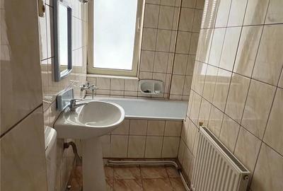 Garsonieră decomandată în Complex Studențesc