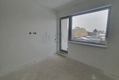Apartament cu 2 camere semidecomandat în Chitila