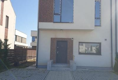Casă cu 1 camere cu Teren 300 Mp în Tunari - 2