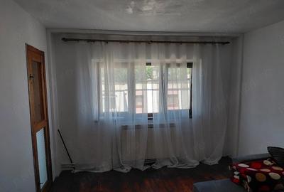 Apartament cu 3 camere decomandat în E3 - 5