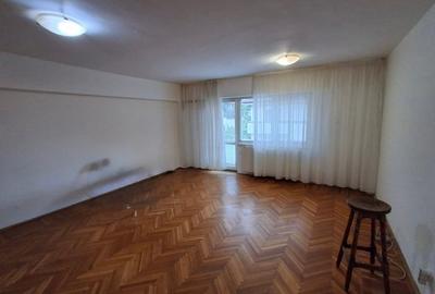 Apartament cu 3 camere decomandat în Cotroceni