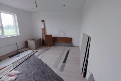 Duplex cu 4 camere cu Canalizare în Moșnița Nouă - 6