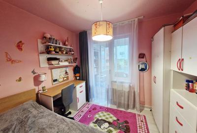 Apartament cu 4 camere decomandat în Ultracentral
