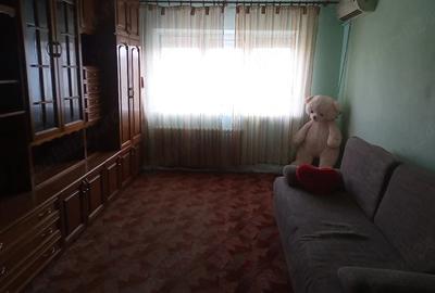Apartament cu 2 camere decomandat în Girocului