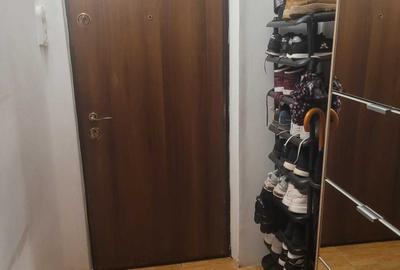 Apartament cu 3 camere semidecomandat în Debarcader