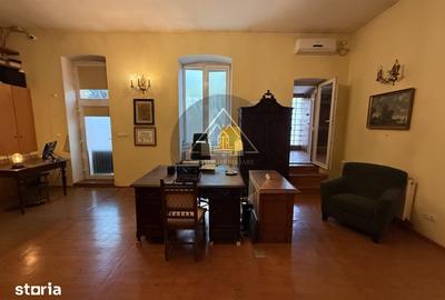 Casă cu 8 camere cu Teren 1211 Mp în Central - 18