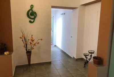 Apartament cu 2 camere decomandat în Micro 6 - 4