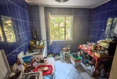 Apartament cu 4 camere decomandat în Titan