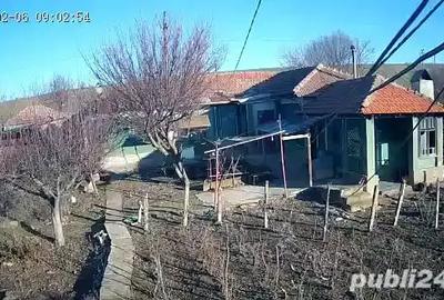 Casă cu 5 camere cu Teren 2200 Mp în Seaca