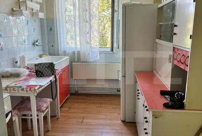 Apartament cu 3 camere semidecomandat în Micro 1
