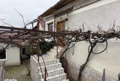 Casă cu 5 camere cu Teren 496 Mp în Central - 3