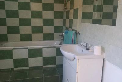 Casă cu Teren 900 Mp în Central - 3
