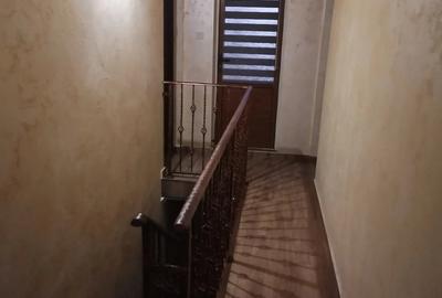 Casă cu 6 camere în Central