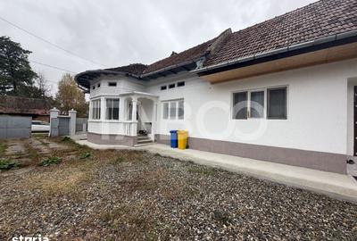 Casă cu 8 camere cu Teren 5724 Mp în Recea
