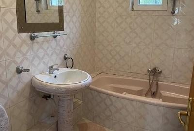 Casă individuală cu 7 camere cu Teren 900 Mp în Voluntari - 12