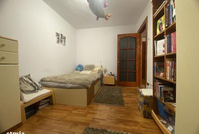 Apartament cu 3 camere decomandat în Micro 5 - 4