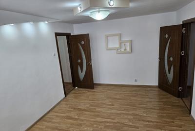 Apartament cu 2 camere semidecomandat în Craiovița Nouă - 2