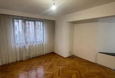 Apartament cu 4 camere decomandat în Central - 1