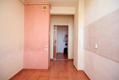 Apartament cu 4 camere decomandat în Craiovei