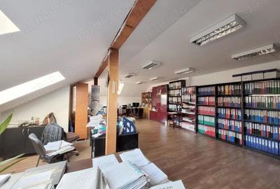Spațiu comercial, de 100 mp, în Central