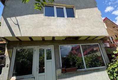 Casă cu 5 camere cu Teren 132 Mp în Mihai Bravu - 2