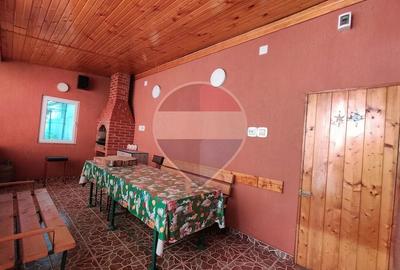 Casă cu 5 camere cu Teren 550 Mp în Tărtășești