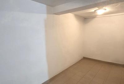 Casă cu 4 camere cu Teren 150 Mp în Văcăresti