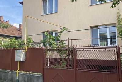 Casă cu 3 camere cu Teren 160 Mp în Central