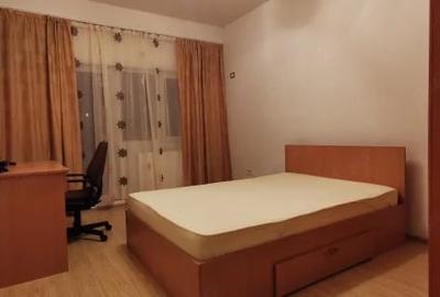 Garsonieră decomandată în Roșu