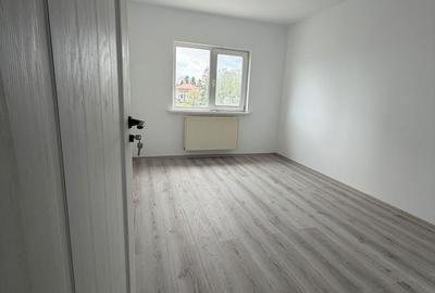 Apartament cu 3 camere decomandat în Central - 3