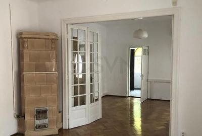 Apartament cu 3 camere decomandat în Casin