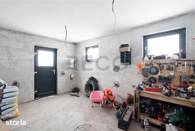 Casă cu 7 camere cu Teren 1000 Mp în Nojorid - 16