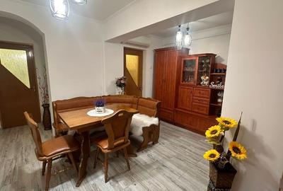 Apartament cu 2 camere decomandat, mobilat în Central