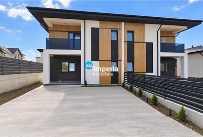 Duplex cu 4 camere cu Canalizare în Bucium