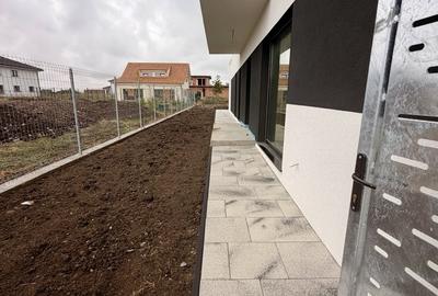 Duplex cu 4 camere cu Canalizare în Dumbrăvița