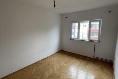 Apartament cu 2 camere semidecomandat în Girocului - 1