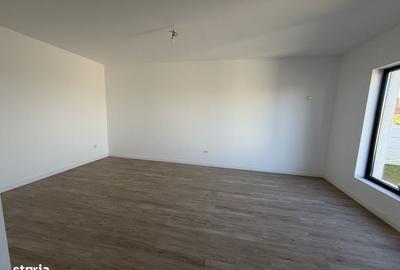 Casă cu 4 camere cu Teren 300 Mp în Central