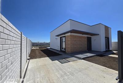 Casă cu 4 camere cu Teren 390 Mp în Berceni